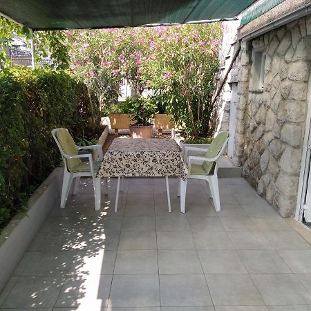 Apartments Dario Krk Town Bagian luar foto