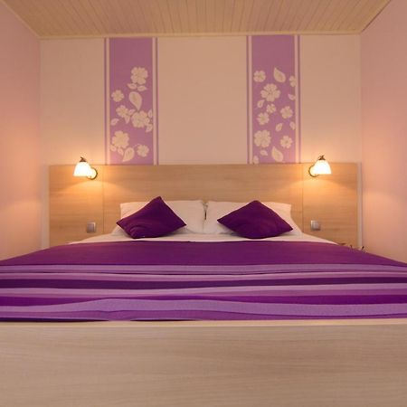 Apartments Dario Krk Town Bagian luar foto