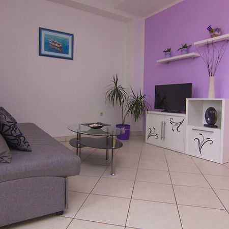 Apartments Dario Krk Town Bagian luar foto