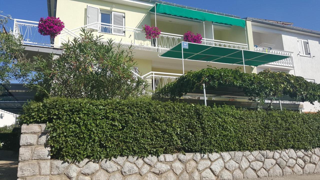 Apartments Dario Krk Town Bagian luar foto