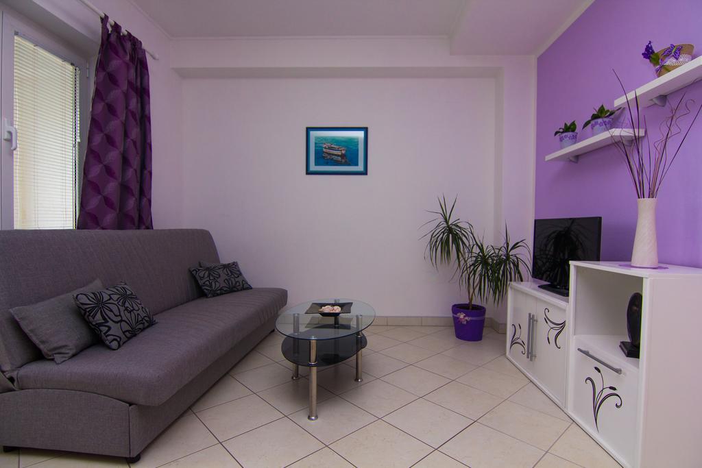 Apartments Dario Krk Town Bagian luar foto