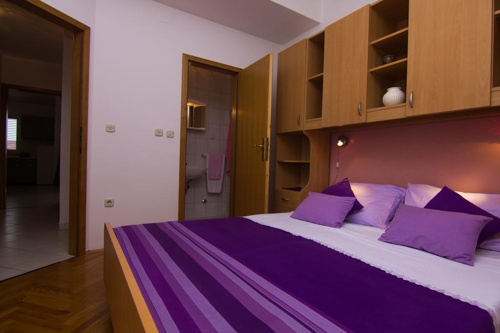 Apartments Dario Krk Town Bagian luar foto